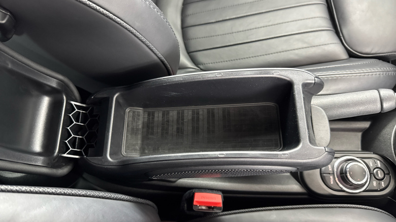 MINI Hatchback 1.5 Cooper Exclusive 3dr Auto Petrol Hatchback